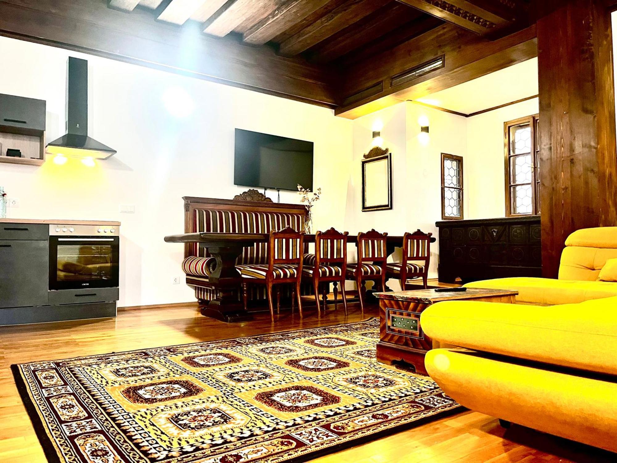 Hotel Zum Goldenen Hirschen ไฟรชตัดท์ ภายนอก รูปภาพ
